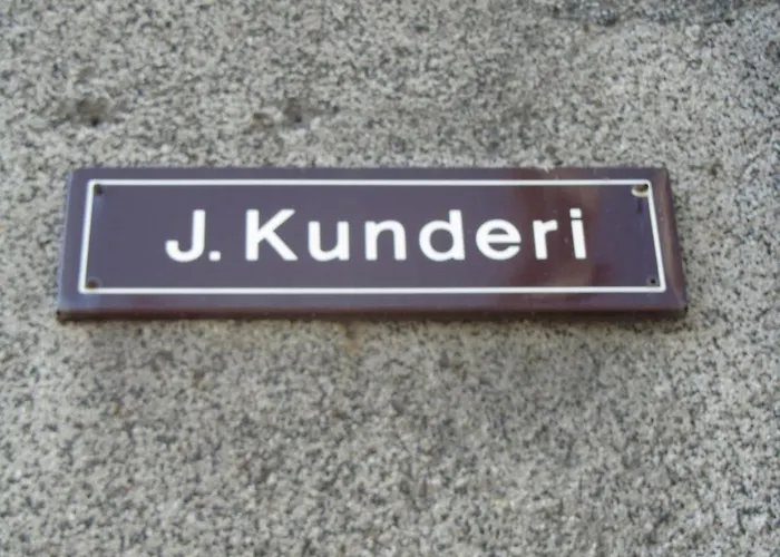 Kunderi *
